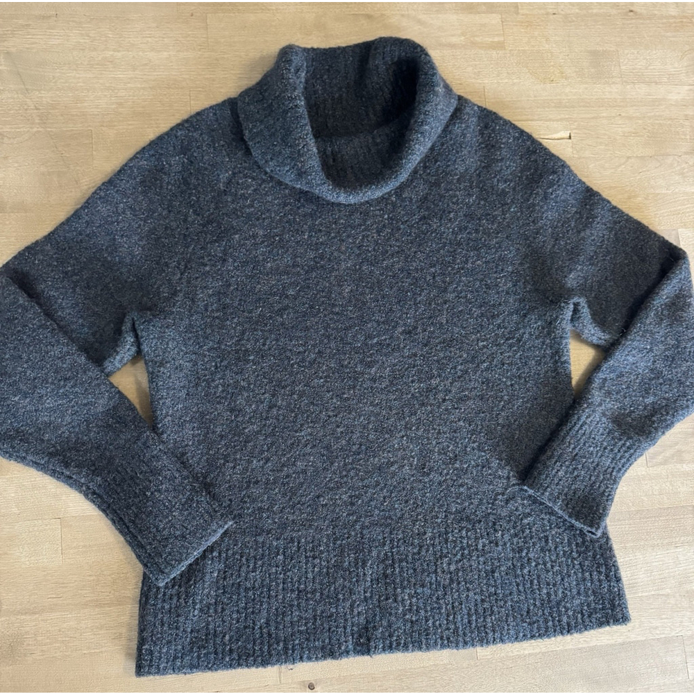 LL Bean Womens marled Merino Wool Mohair Cowl Turtleneck Blue Pullover Sweater M